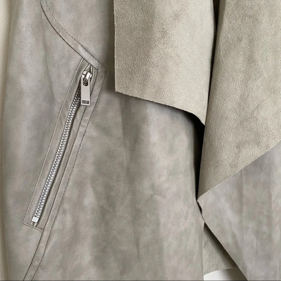 TAHARI Faux/Vegan Leather Droped Collar Open Vest - Picture 5 of 9